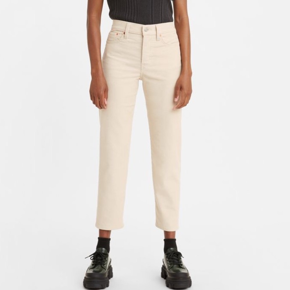 Levi’s Wedgie Straight Fit button Fly Corduroy Pants